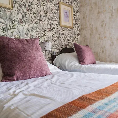 Monkbridge House Bed & Breakfast 5*
