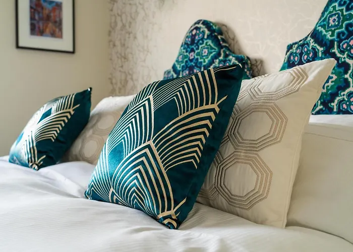 Monkbridge House 5*
