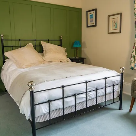 Monkbridge House 5*